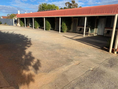 Peterborough Motel - Whitsundays Accommodation 2