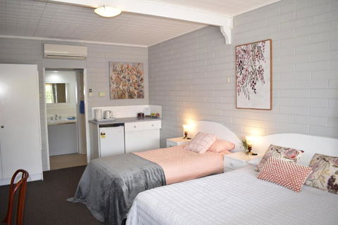 Peterborough Motel - Whitsundays Accommodation 0
