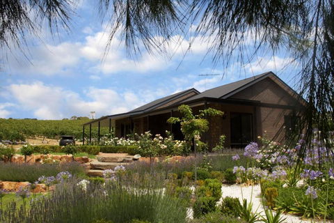 Petit Verdot Cottage - A Vineyard Retreat In Barossa Valley - Whitsundays Accommodation 1