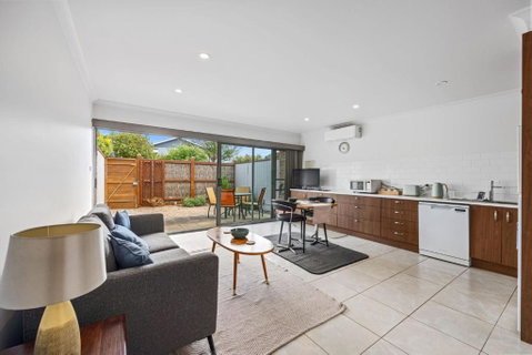 Petite Retreat - Whitsundays Accommodation 2