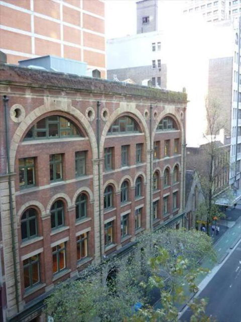 PI702 - Ideally Located Sydney CBD - Whitsundays Accommodation 1