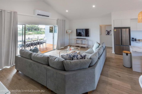 Pina Colada Shack-40 Marina Way - Whitsundays Accommodation 1