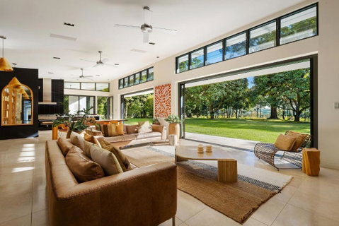 Pine Mountain - Whitsundays Accommodation 1