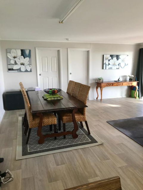 Pine View Holiday Rental - Whitsundays Accommodation 2