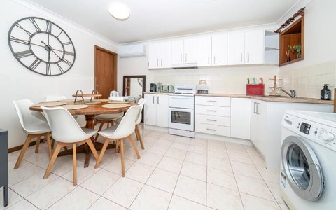 Point Clare - Relax And Unwind - Greenery & Birdsongs - Whitsundays Accommodation 3