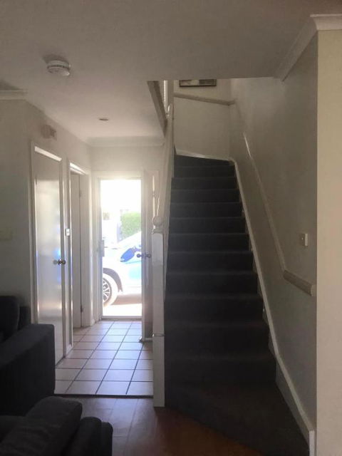 Poppies Lakeview Terrace - 2 Bedroom - Whitsundays Accommodation 2