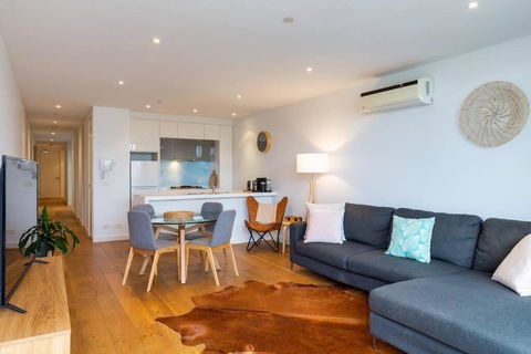 PORT MELBOURNE - A Stay At The Bay - Whitsundays Accommodation 0