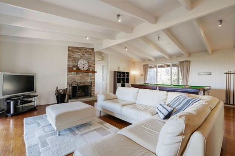 Port Philip Panorama - Bayview Retreat And Pool Bliss - Whitsundays Accommodation 0