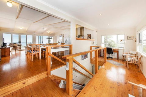 PORT WILLUNGA DREAMING A Beach Front Experience - Whitsundays Accommodation 2