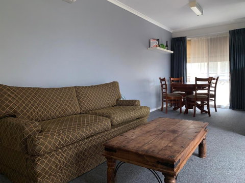 Portarlington Holiday Apartment - Whitsundays Accommodation 3