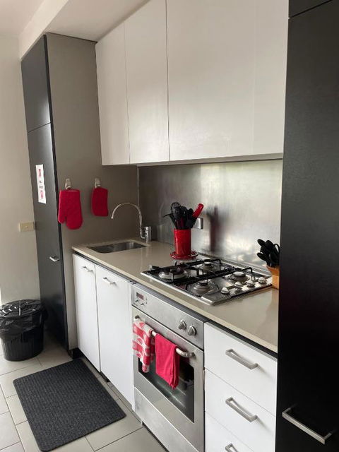 Radiance - Chic Fitzroy Street Apartment - Whitsundays Accommodation 2