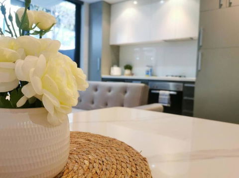 PR126-1 BR Comfy Stay Next To Station With FREE Parking - Whitsundays Accommodation 1