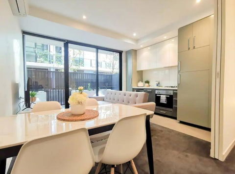 PR126-1 BR Comfy Stay Next To Station With FREE Parking - Whitsundays Accommodation 2