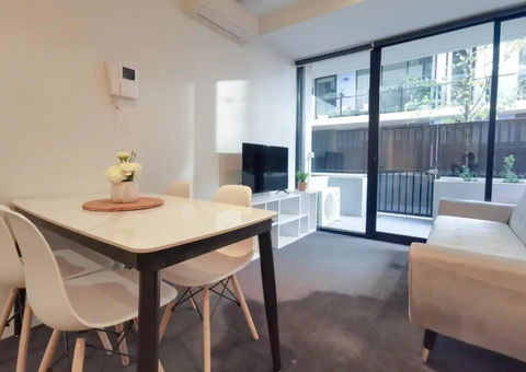 PR126-1 BR Comfy Stay Next To Station With FREE Parking - Whitsundays Accommodation 3