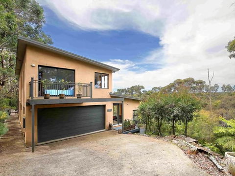 Postcards From The Edge - Whitsundays Accommodation 0