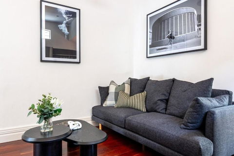 Prahran Timeless & Modern Haven, With Parking - Whitsundays Accommodation 1
