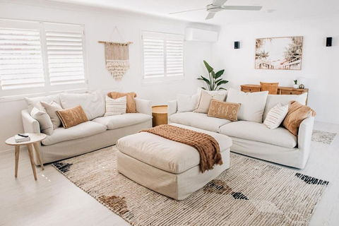 Prime Location With Pool - Walk To Coolum Beach - Whitsundays Accommodation 1