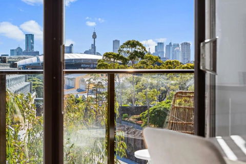 Prime Location 2-Bed Apartment With Parking - Whitsundays Accommodation 0