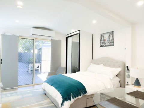 Private, Local Living Studio In Mascot, Airport - Whitsundays Accommodation 0