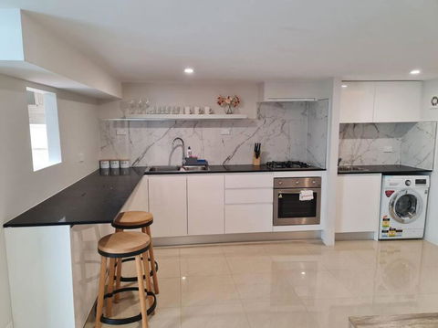 Private & Cosy Two Storey Guest House - Whitsundays Accommodation 1
