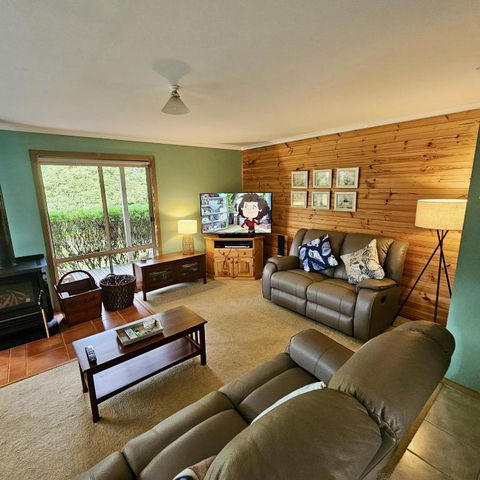 Prom Coast - Beach Abode - Sandy Point - Whitsundays Accommodation 0
