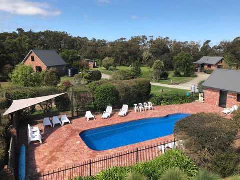 Prom Coast Holiday Lodge - Whitsundays Accommodation 0