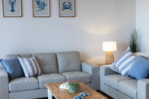 Promenade Unit 4 - Whitsundays Accommodation 3