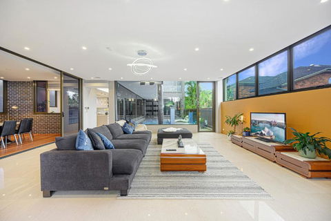 Putney Brand New Luxury House Pool & Waterview - Whitsundays Accommodation 1