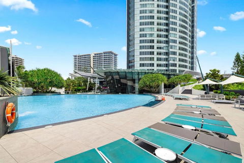 Q Tower At Surfers Paradise - From Level 3 - Private & Self Contained Apartments - Whitsundays Accommodation 0