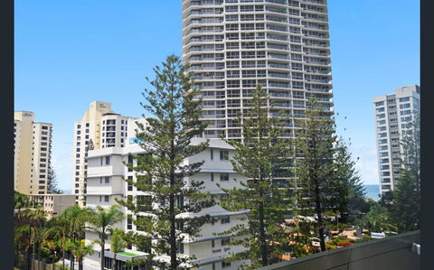 Q Tower At Surfers Paradise - From Level 3 - Private & Self Contained Apartments - Whitsundays Accommodation 1