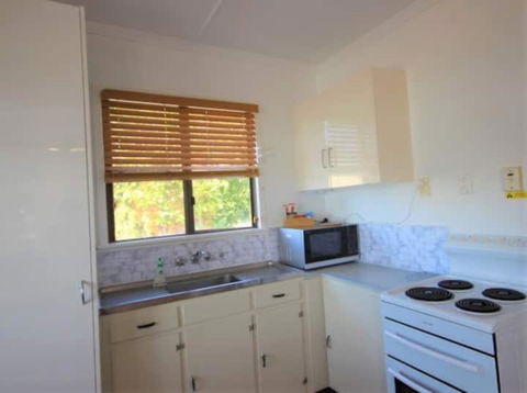 QCWA Cheerful Cottage - Airlie Beach - Whitsundays Accommodation 2