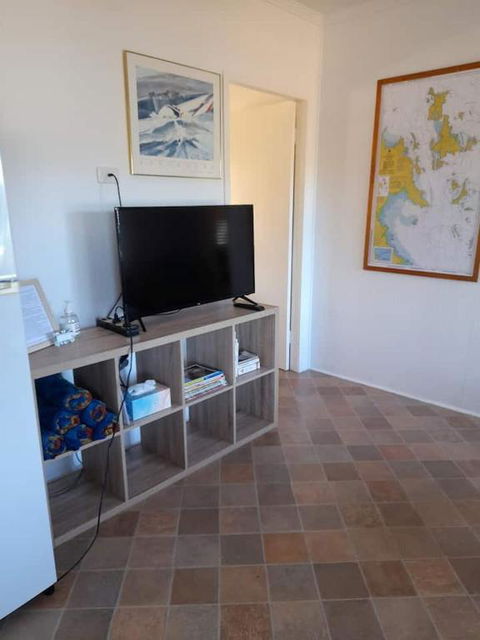 QCWA Cheerful Cottage - Airlie Beach - Whitsundays Accommodation 1