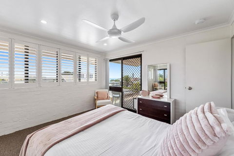 Quaint 2-Bed Beach Abode With Ocean Views - Whitsundays Accommodation 3