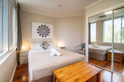 Quaint Auchenflower 1B1B Apt W Parking Close To UQ - Whitsundays Accommodation 3