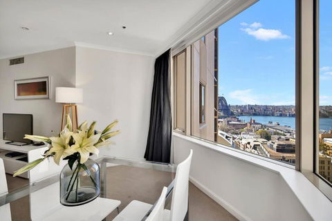 Quality Apartment In The Rocks GLO1203 - Whitsundays Accommodation 0