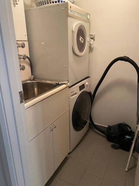 Quality Apartment In The Rocks GLO1203 - Whitsundays Accommodation 3