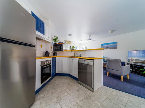 Quality Esplanade Apartment - Whitsundays Accommodation 2