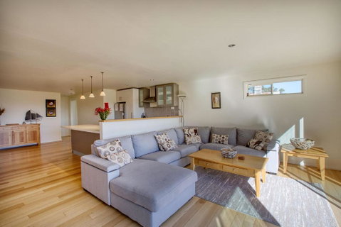 Quarterdeck Apartment - Whitsundays Accommodation 1