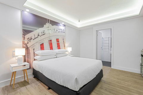 Quirky Studio With Sleek Decor In St Kilda - Whitsundays Accommodation 0