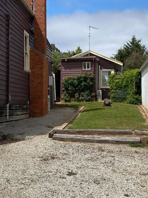 R&R Blue Diamond Luxury Studio Maryborough, Vic - Whitsundays Accommodation 2