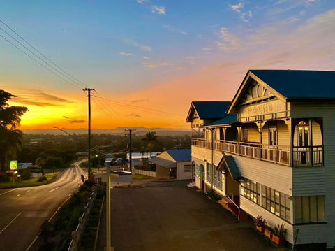 Railway Hotel - Whitsundays Accommodation 0