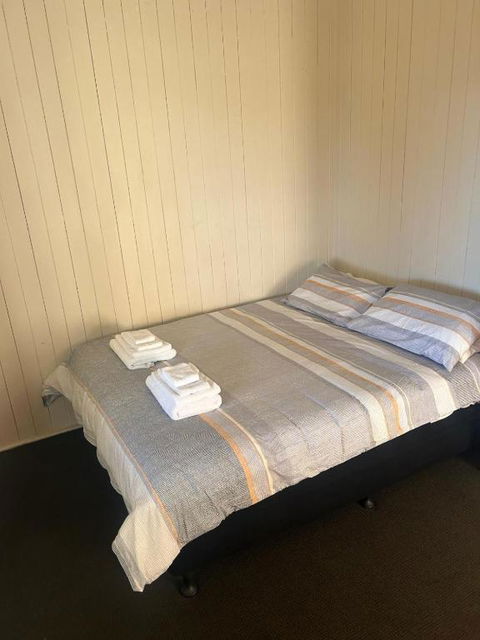 Railway Hotel - Whitsundays Accommodation 1
