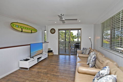 Red Door Beach House - Whitsundays Accommodation 2