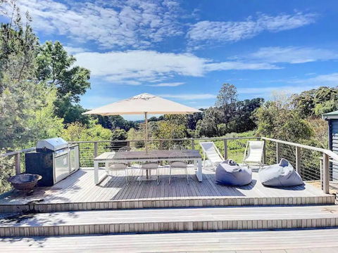 Red Hill Lane 5BedroomVineyard&RuralValleyViews - Whitsundays Accommodation 0