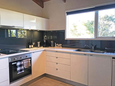 Prom Beach House - Whitsundays Accommodation 2