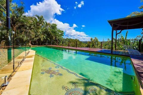 Private Access Retreat 1 Queen Bedroom W Stunning Pool And Ocean Views - Whitsundays Accommodation 1