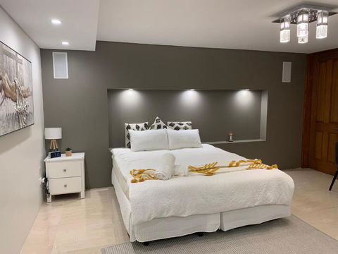 Putney Studio, Short Drive To Parklands & Olympic Park - Whitsundays Accommodation 3