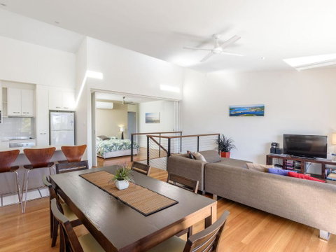 Rainbow Surf 4 - Whitsundays Accommodation 3
