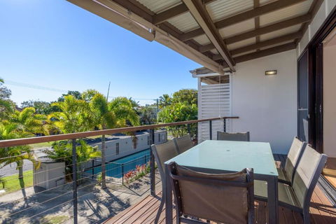 Rainbow Surf 5 - Whitsundays Accommodation 1
