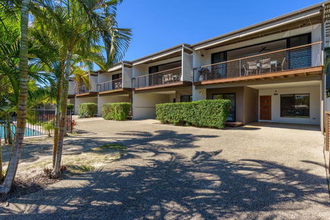 Rainbow Surf 5 - Whitsundays Accommodation 2